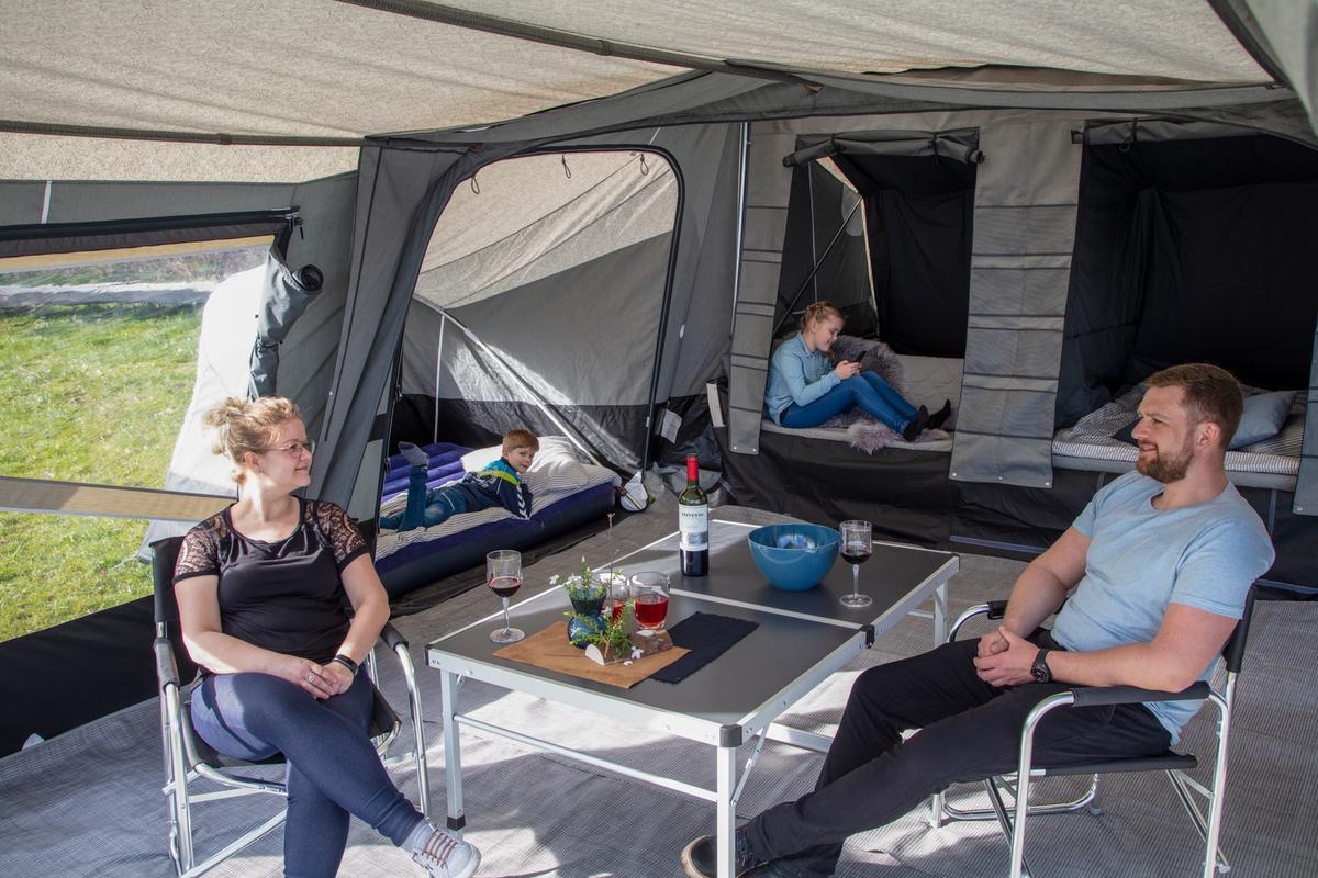 Voortenten, luifels voor camper en caravan, vouwwagens en daktenten