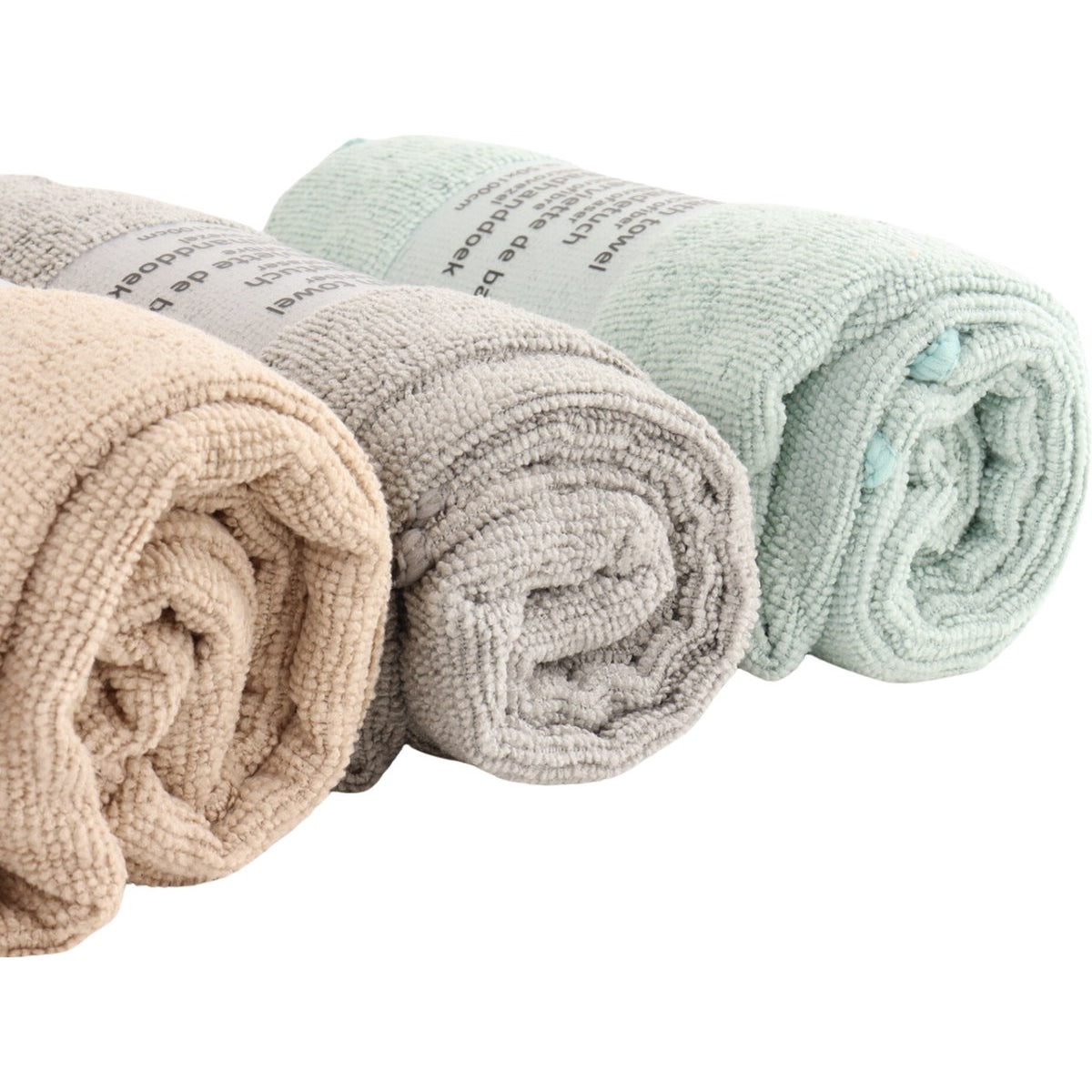 Lightweight microfiber bath towel in various colors and sizes