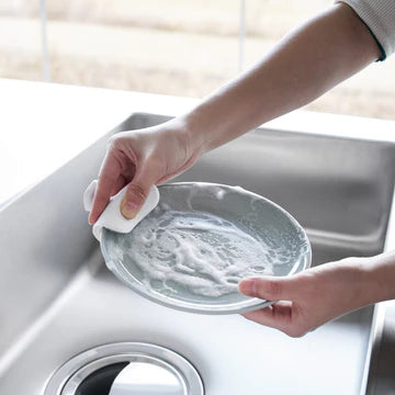 Magnetic bathroom sponge made of silicone Tower - Yamazaki