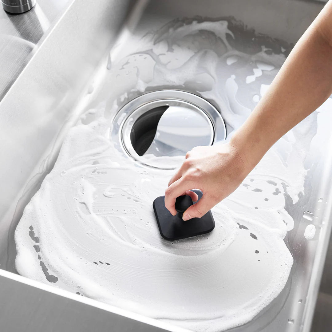 Magnetic bathroom sponge made of silicone Tower - Yamazaki