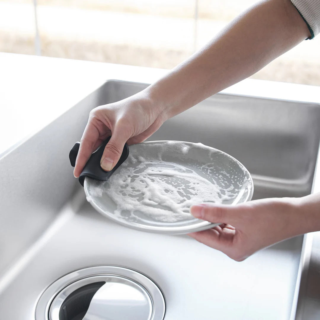 Magnetic bathroom sponge made of silicone Tower - Yamazaki
