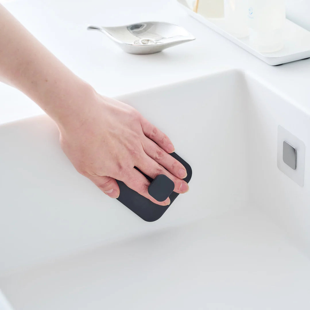 Magnetic bathroom sponge made of silicone Tower - Yamazaki