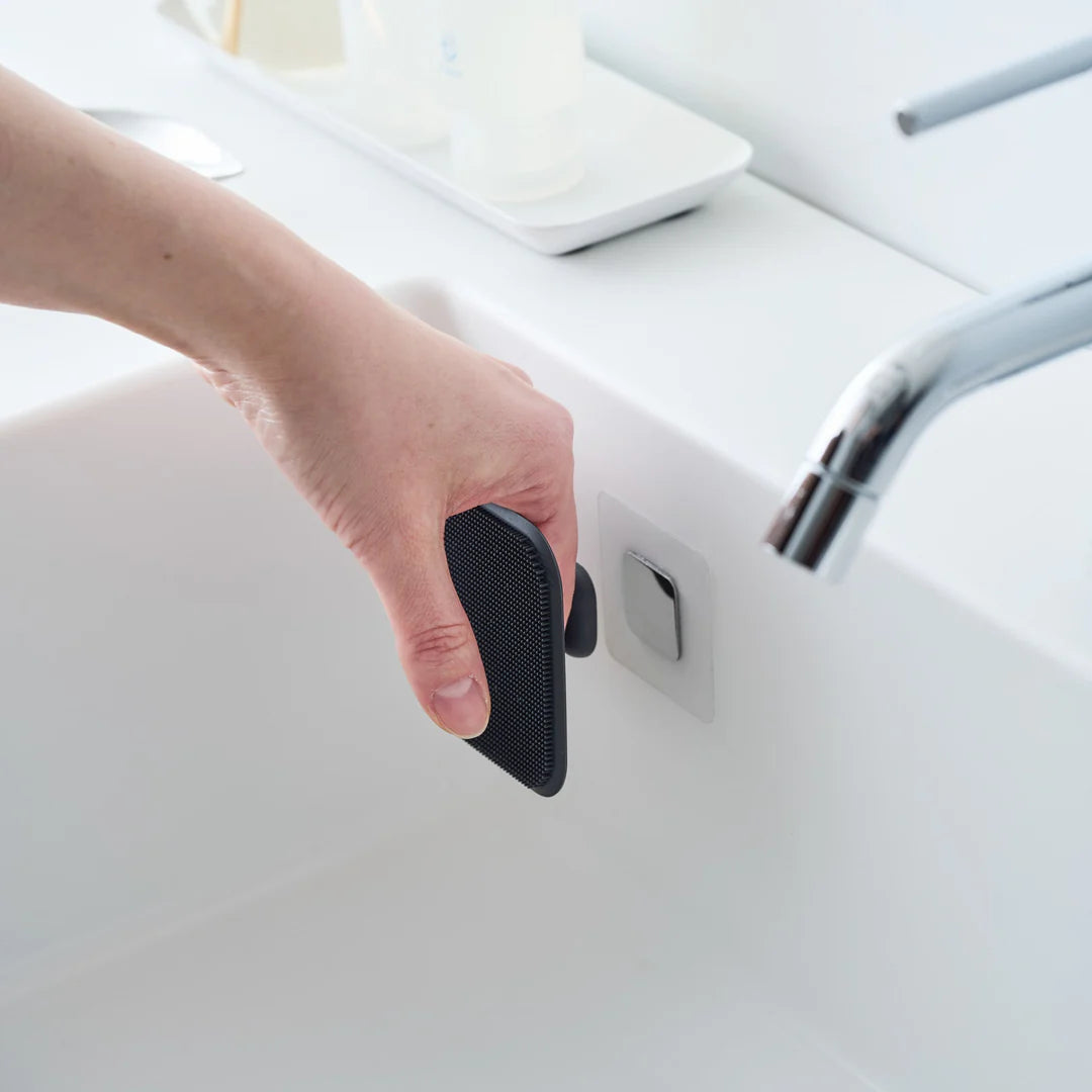 Magnetic bathroom sponge made of silicone Tower - Yamazaki