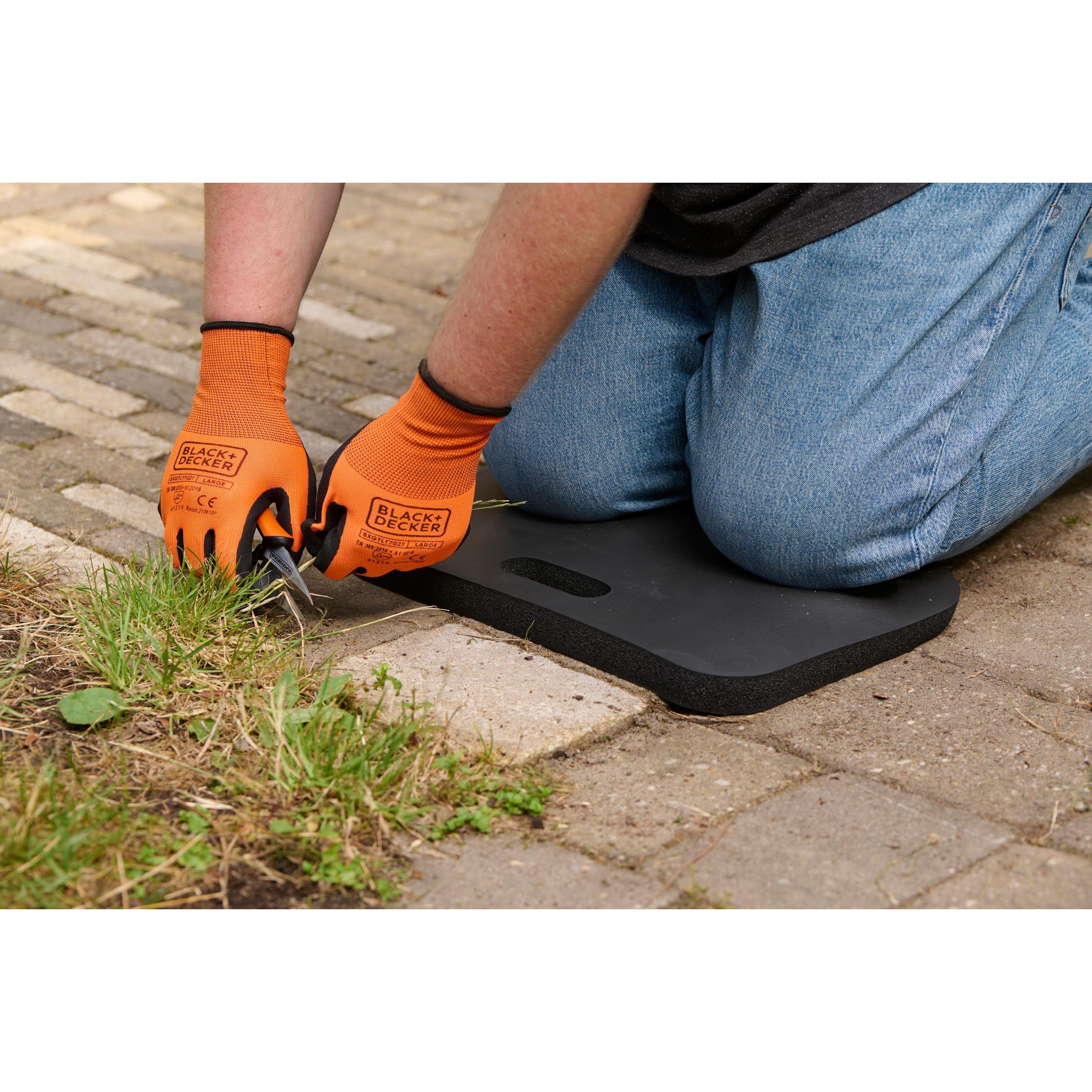 BLACK + DECKER Kneeling Pad 40x27cm Black - ideal for ground chores