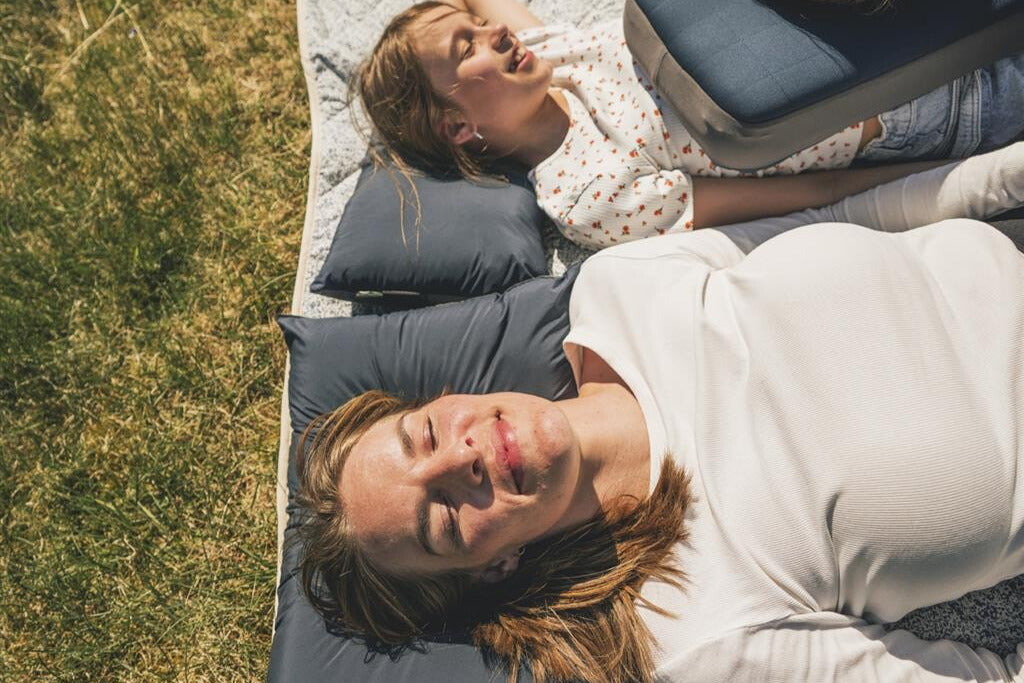 Outwell Comfort deluxe pillow in carrying bag