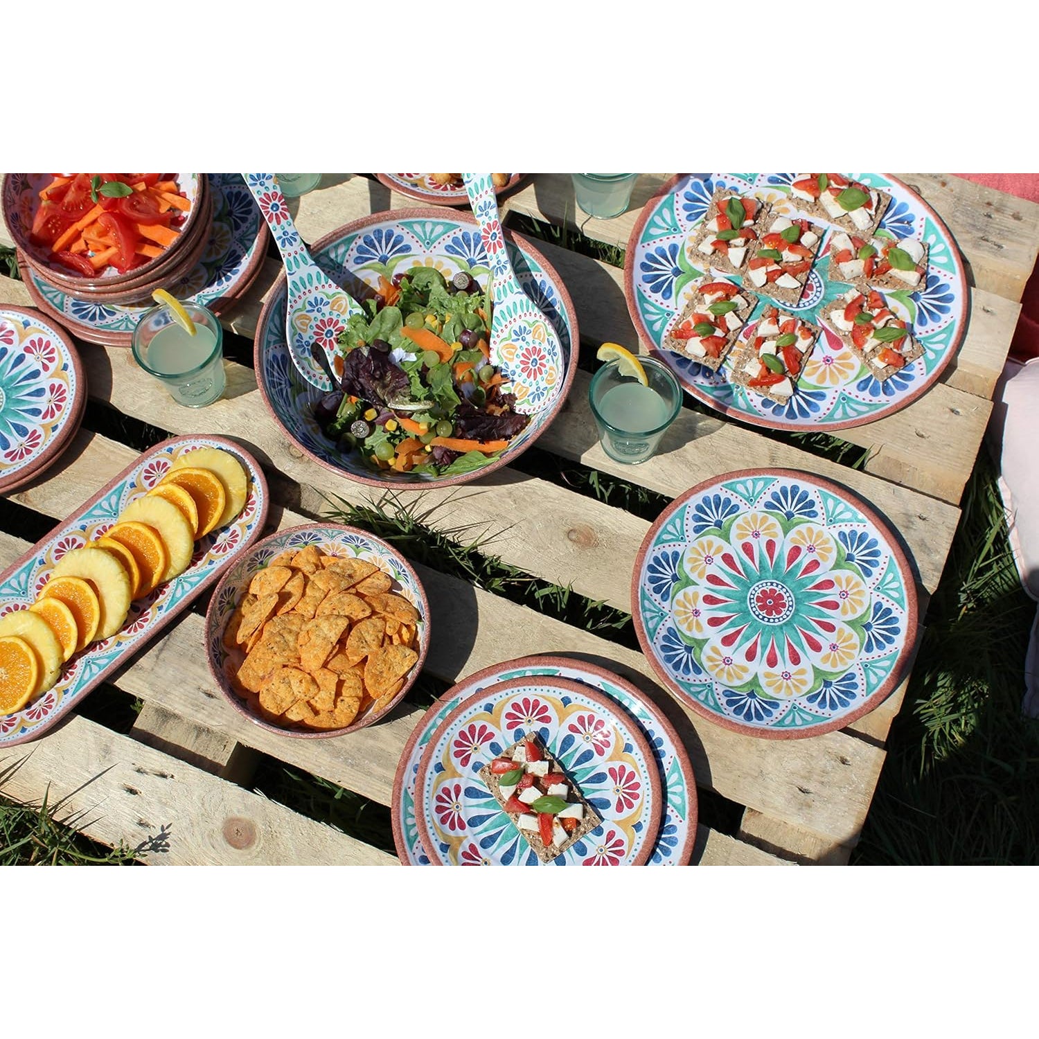 Durable and high-quality melamine tableware with vibrant southern print Rio Medallion