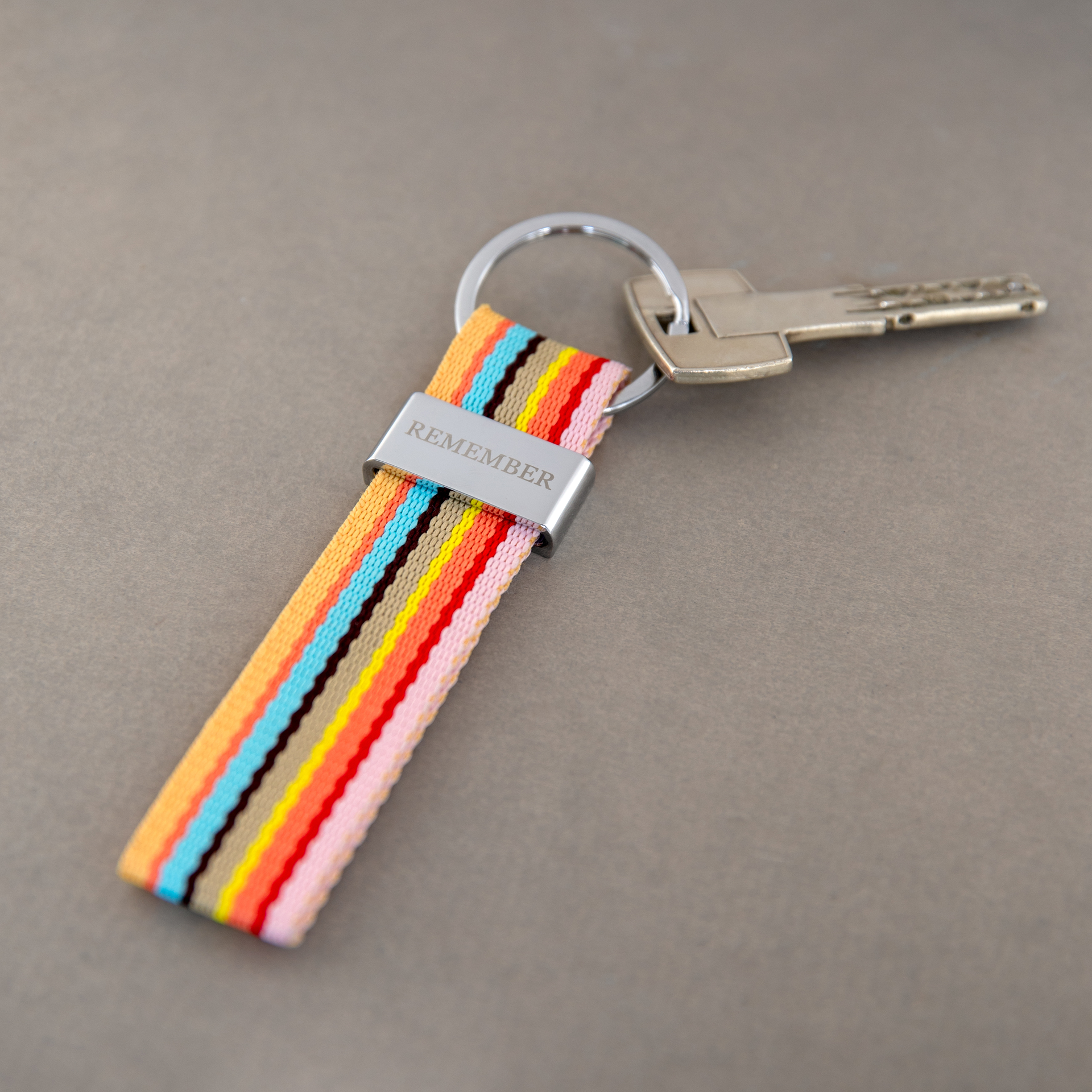 Sleutelhanger - verschillende kleuren - Remember