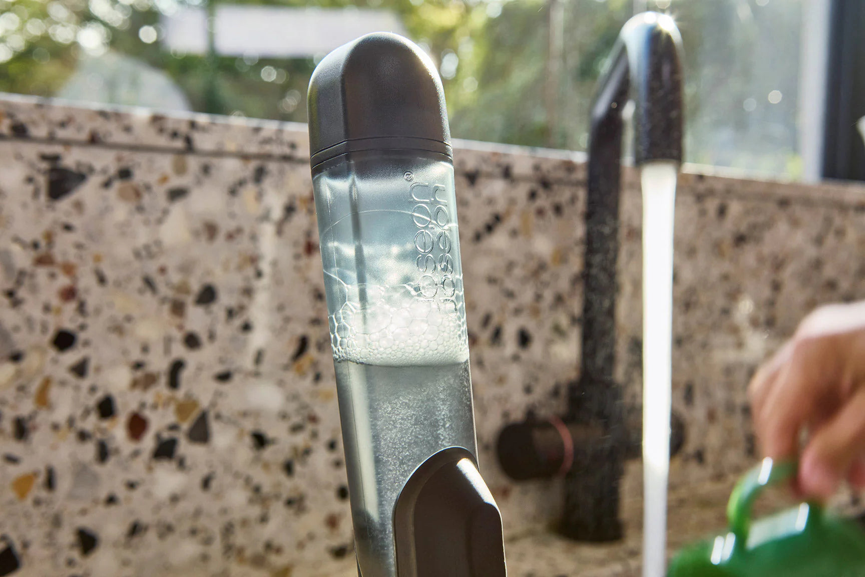 Dish brush with soap dispenser and replaceable head SinkTech - Joseph Joseph