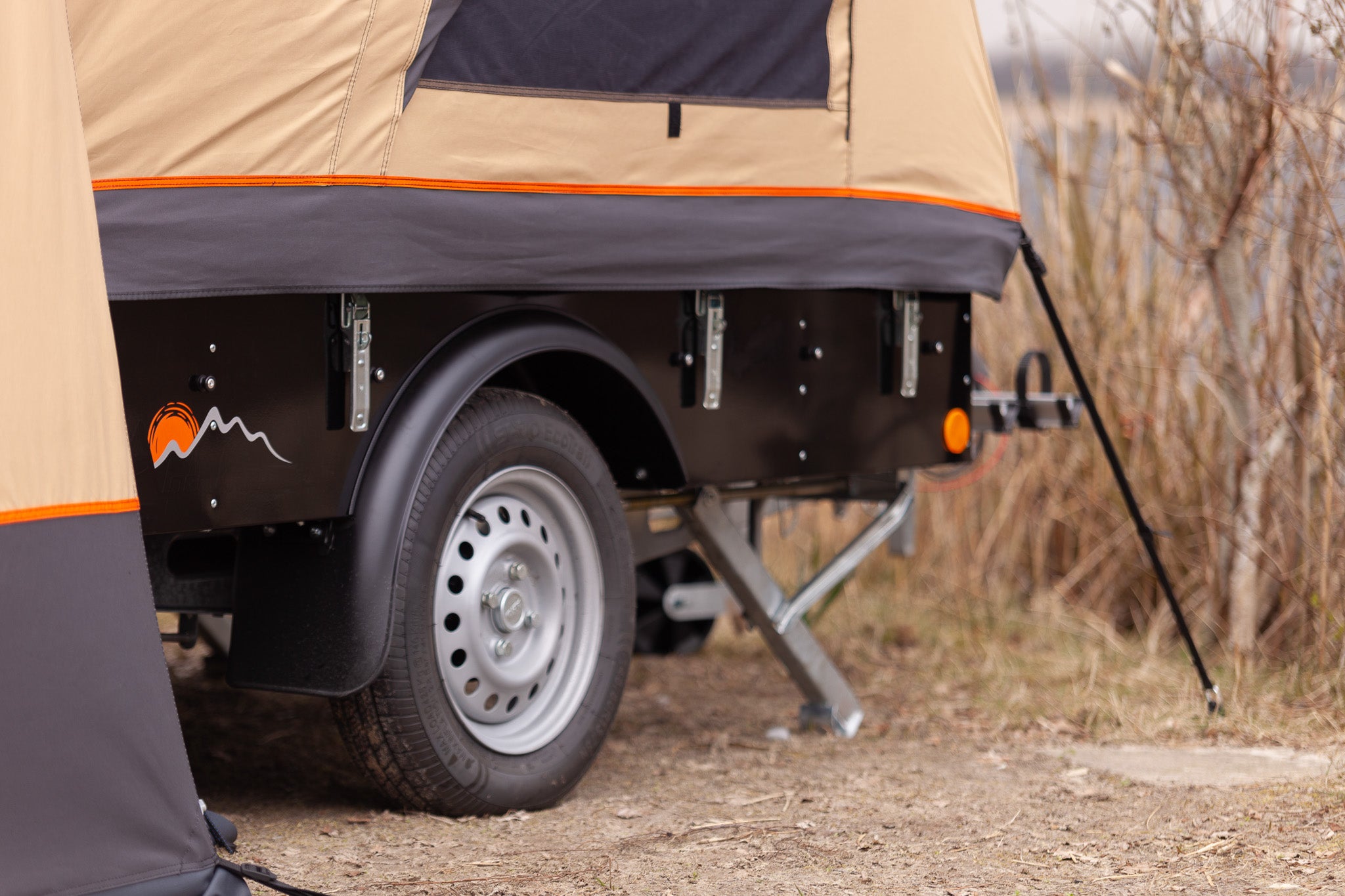 auto anhänger zelt Faltbares Anhängerzelt Alpenkreuzer Campfire Showroom Modell (neu), in