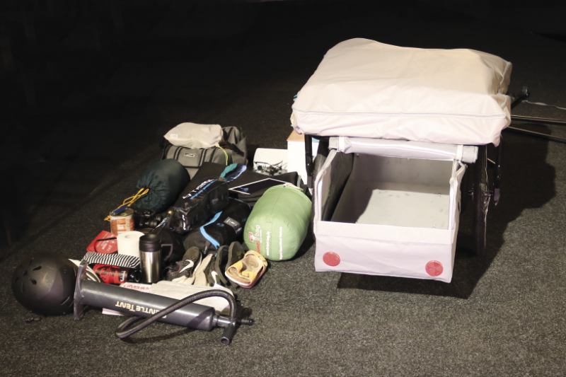 Inflatable micro caravan for cyclists with space for 2 people - B-TURTLE