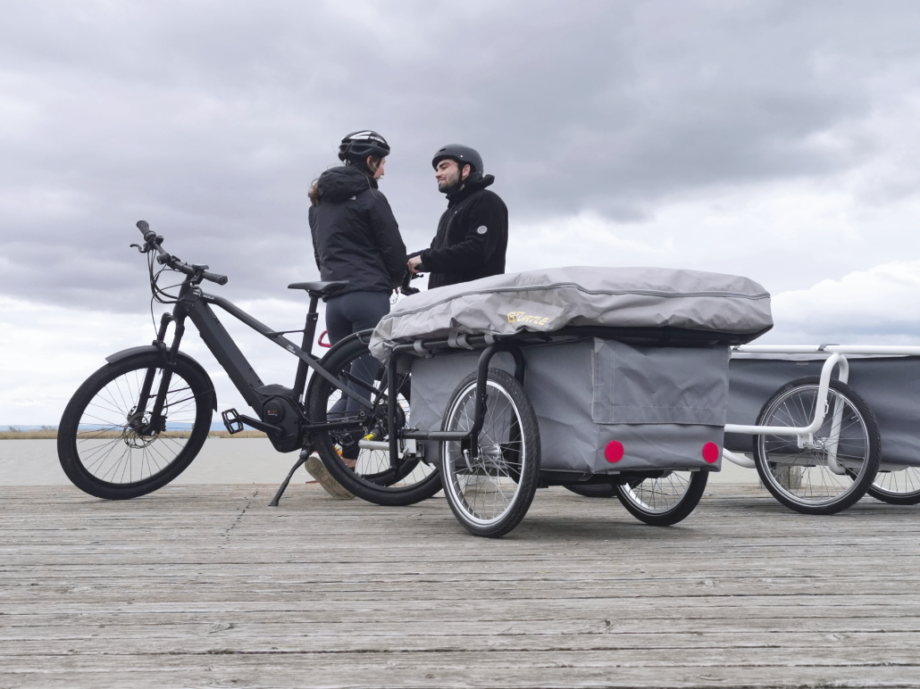 Inflatable micro caravan for cyclists with space for 2 people - B-TURTLE