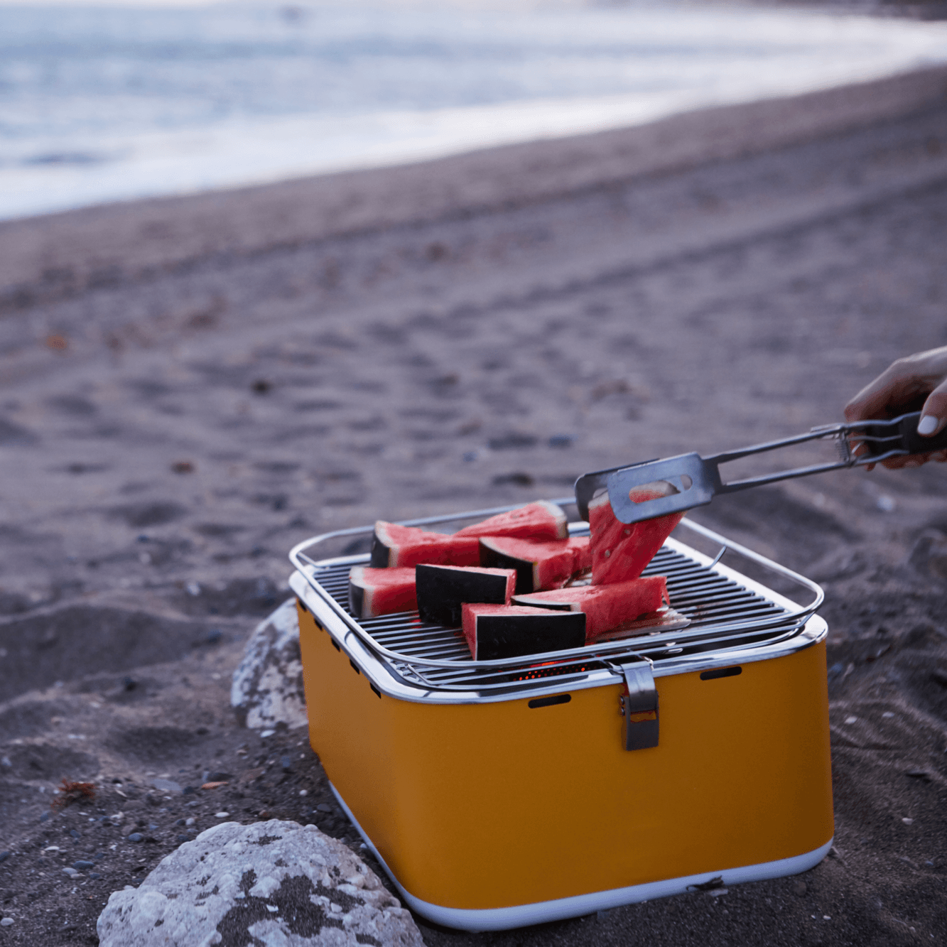 Carlo charcoal table grill - Barbecook