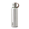 Stainless Steel drinkfles van Black&Blum met dop met groene rand en leder draagbandje gesloten