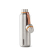 Stainless Steel drinkfles van Black&Blum met dop met oranje rand en leder draagbandje open