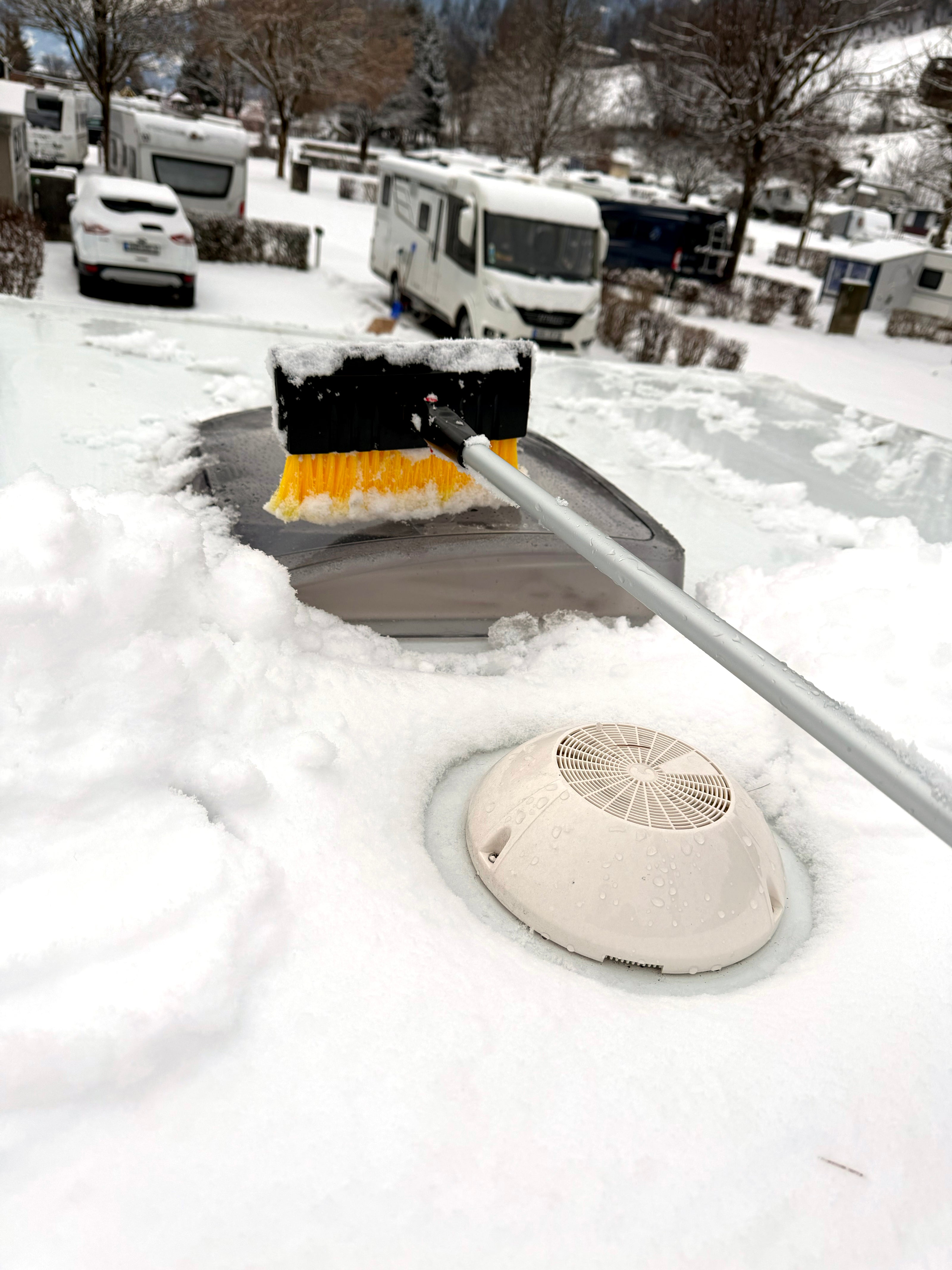 Gummischneeschaufel-Bürste und Eiskratzer mit Teleskopstiel 82 cm – 128 cm – HTD