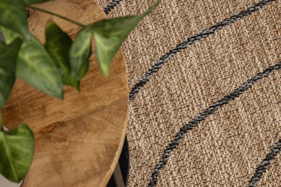 Luxury outdoor rug Juto Brown in various shapes and sizes - Human Comfort