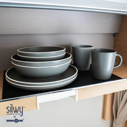 Magnetic 11-piece plastic dinnerware set - Silwy