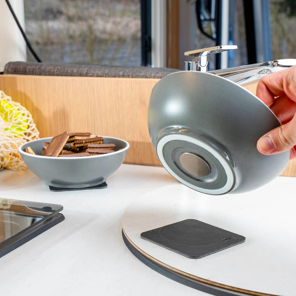 Magnetic 11-piece plastic dinnerware set - Silwy