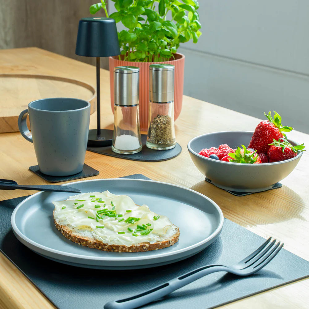 Magnetic 11-piece plastic dinnerware set - Silwy