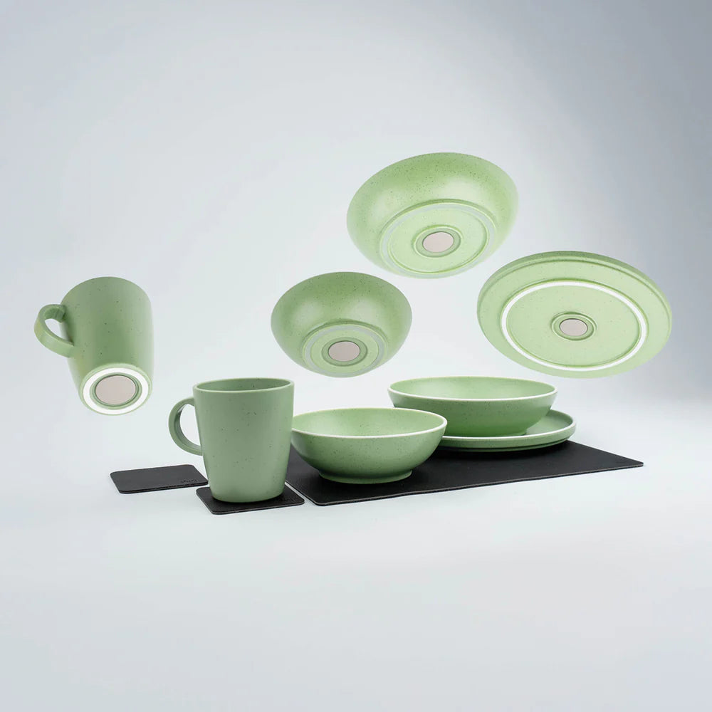 Magnetic 11-piece plastic dinnerware set - Silwy