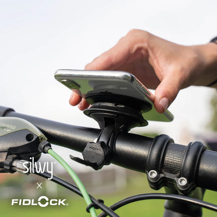 Magnetic holder for attaching phone to bicycle handlebar - Silwy