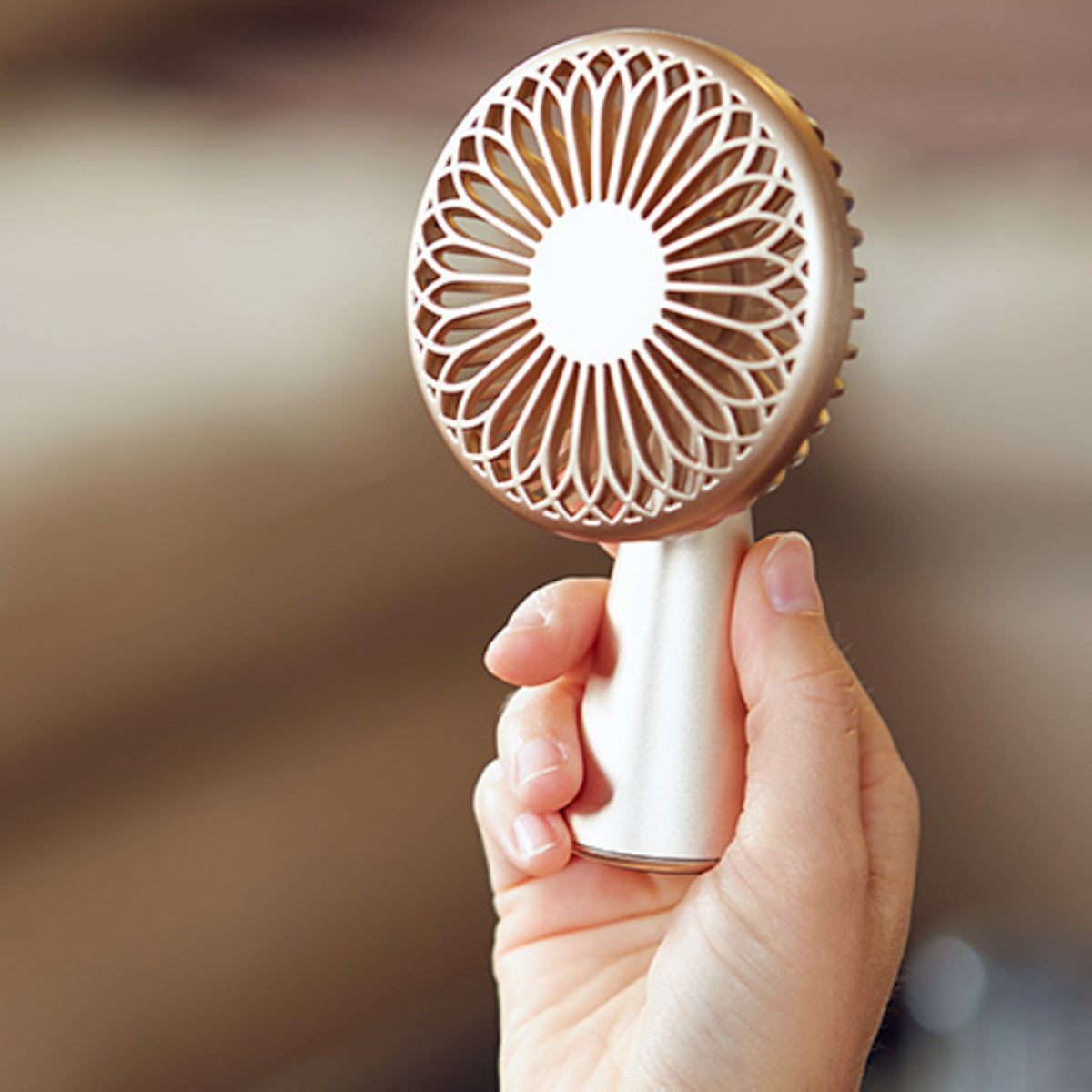 Mini portable wireless fan Wino by Lexon