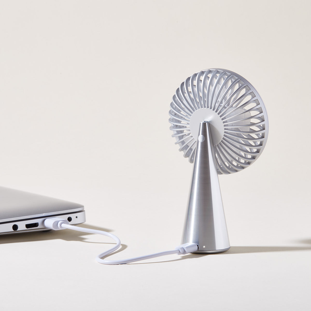 Mini portable wireless fan Wino by Lexon