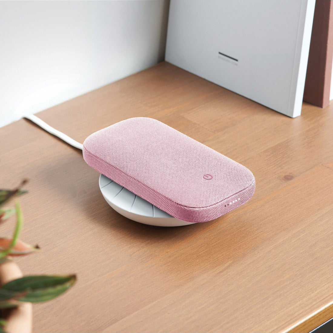 Wireless power bank with 360° Bluetooth® speaker PowerSound- Lexon