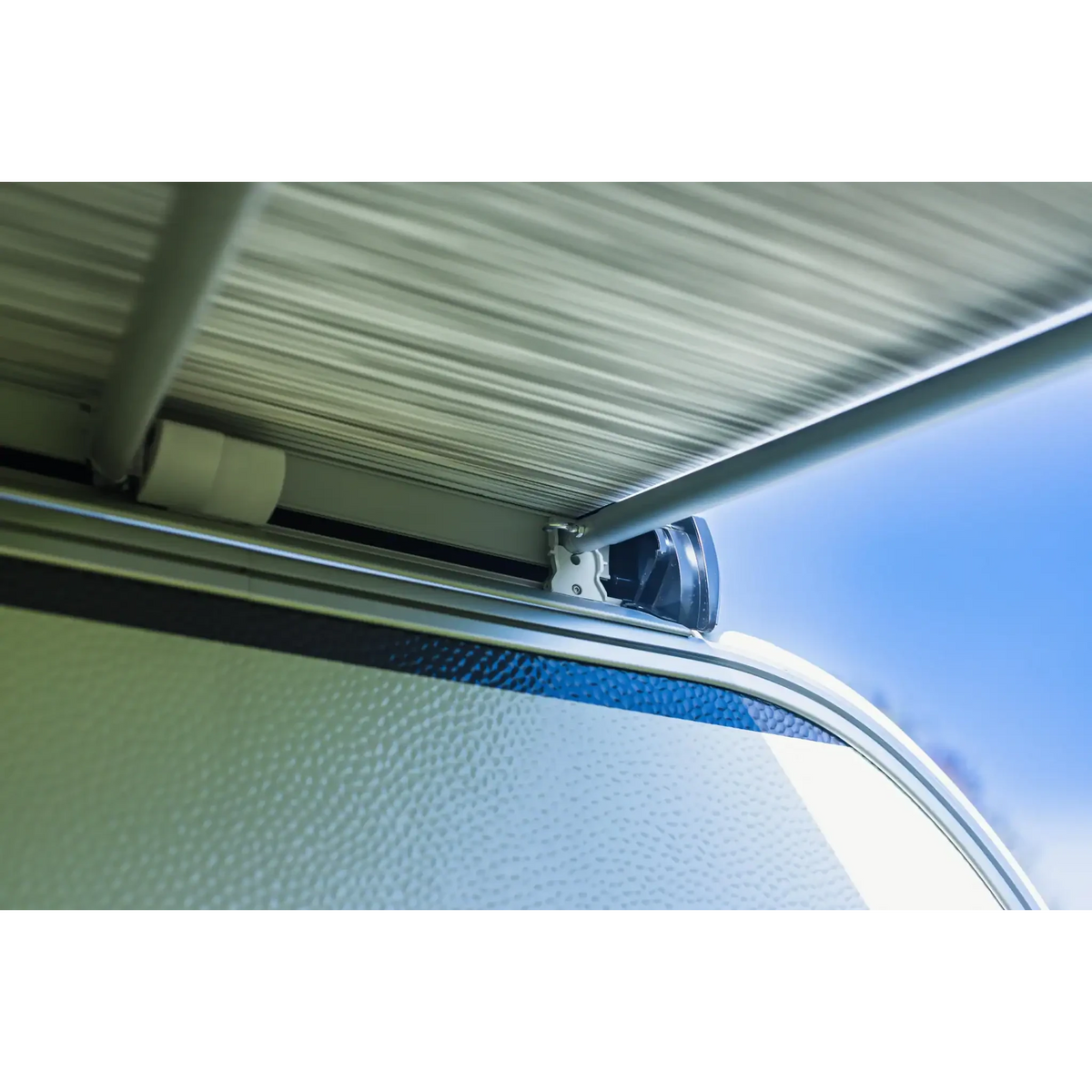 Universelle Dachstange – Aluminium 28 mm – Reda