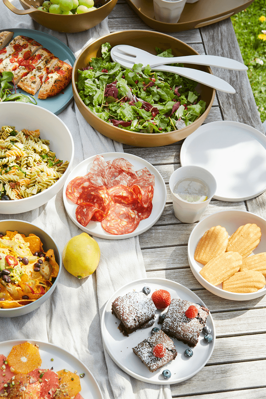 Tableware made from recycled PET bottles