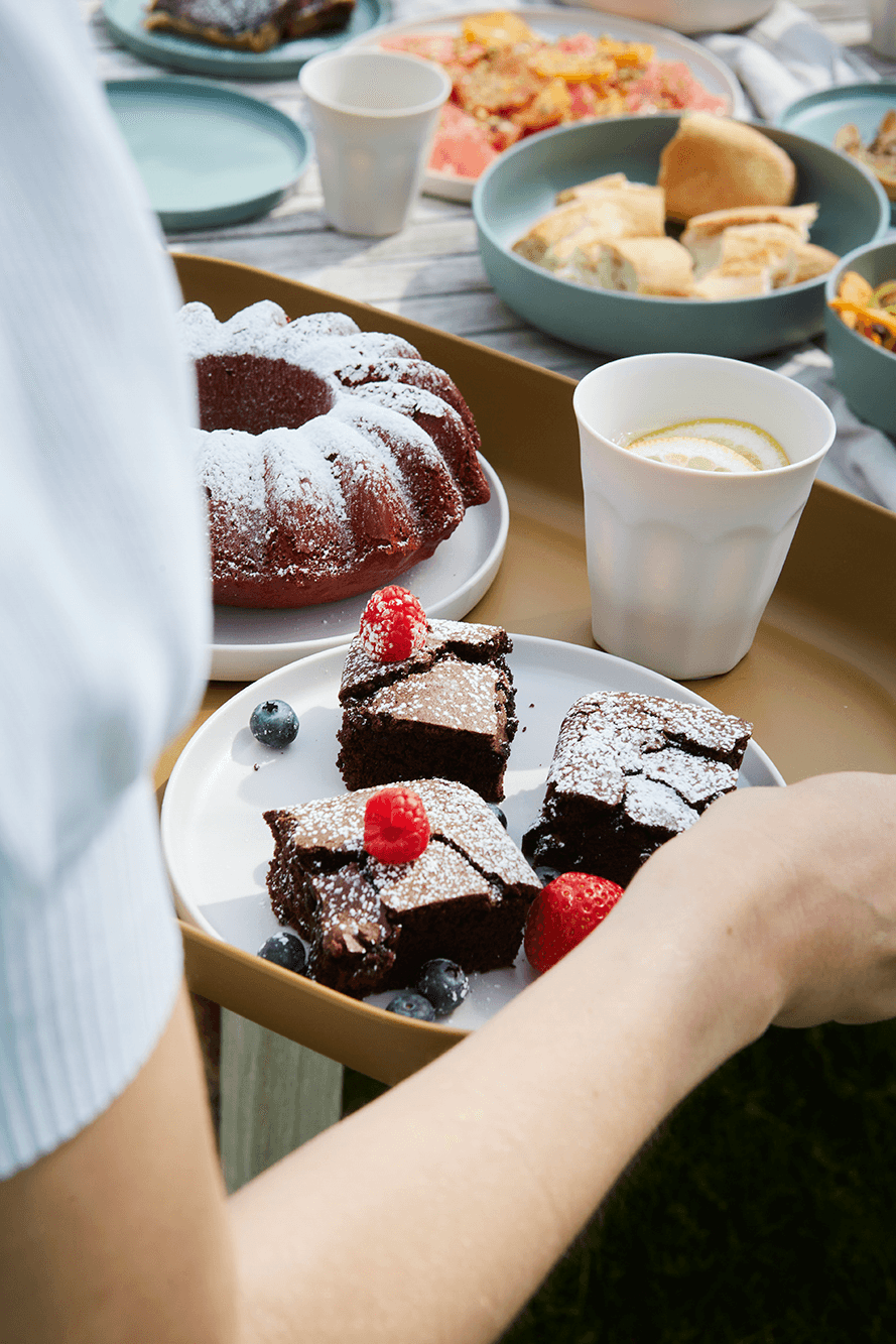 Tableware made from recycled PET bottles