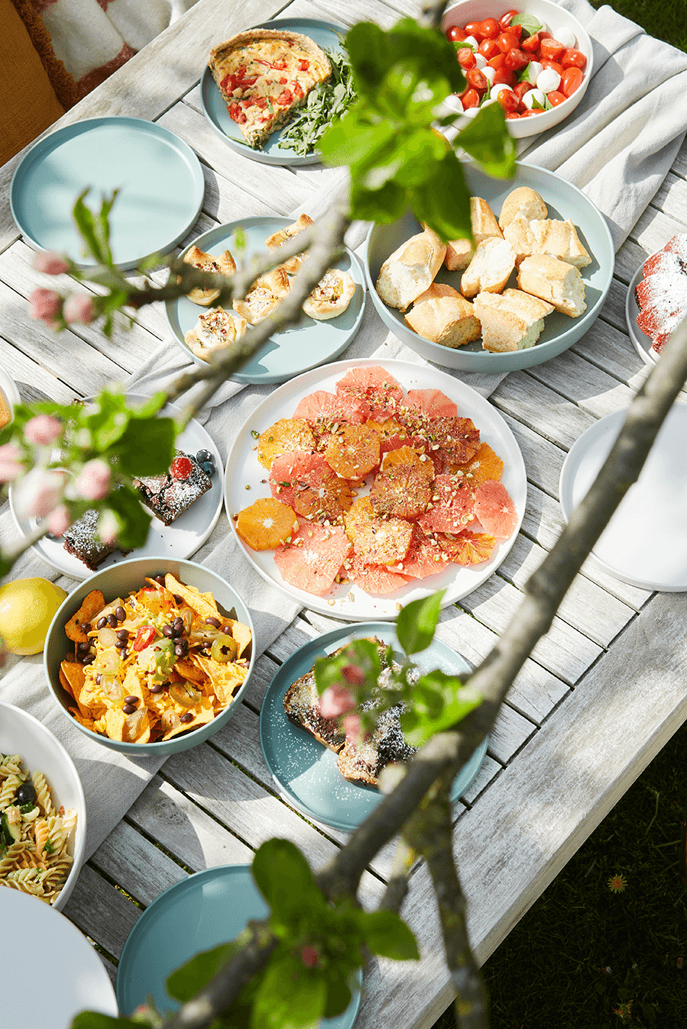 Tableware made from recycled PET bottles