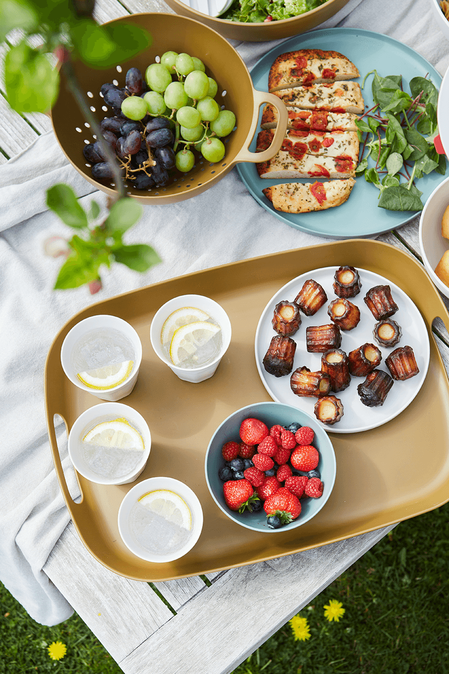 Tableware made from recycled PET bottles