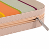 Sieraden etui Cambridge van Remember in beige-multi-color close-up van de sluiting