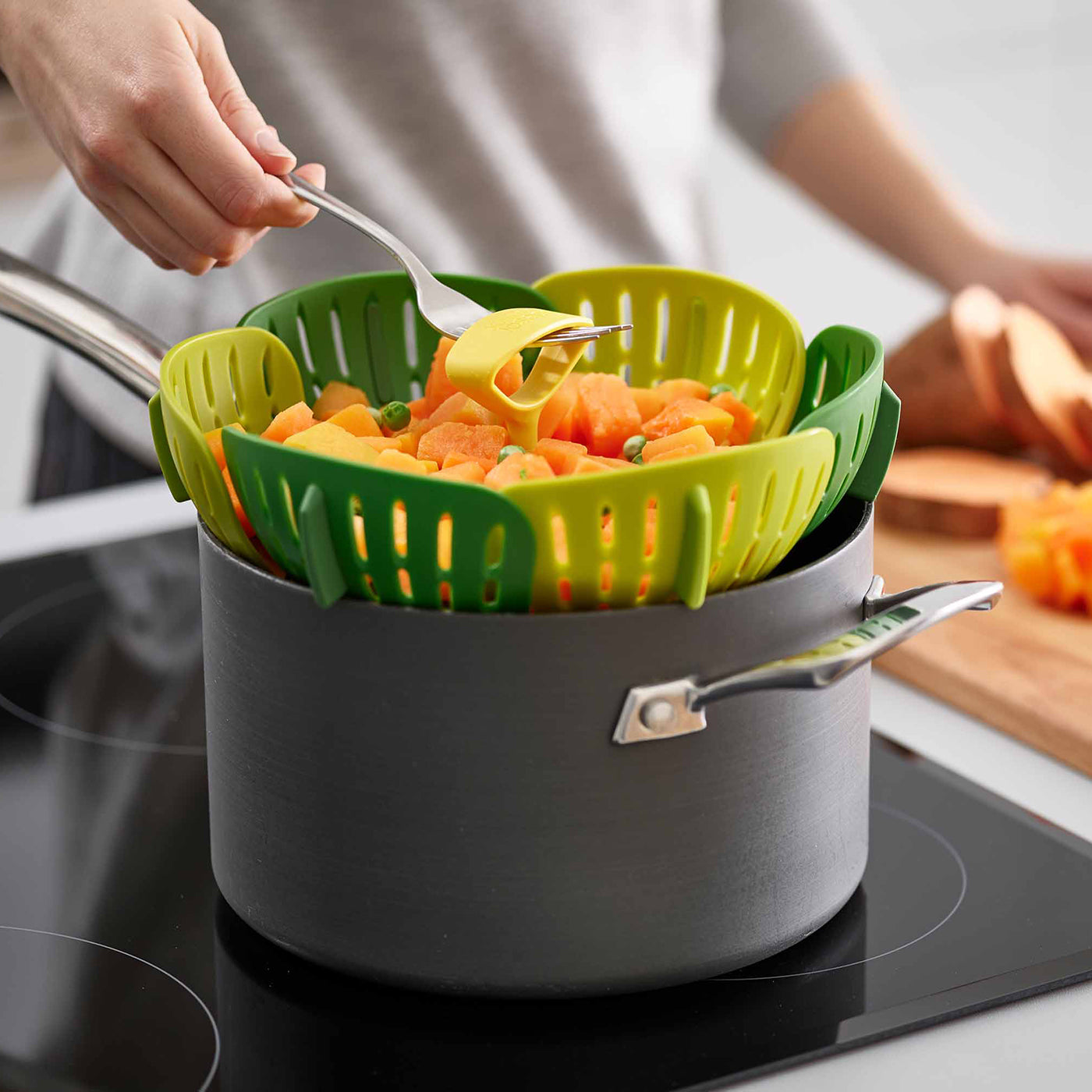Foldable Vegetable Steamer Duo - Joseph Joseph
