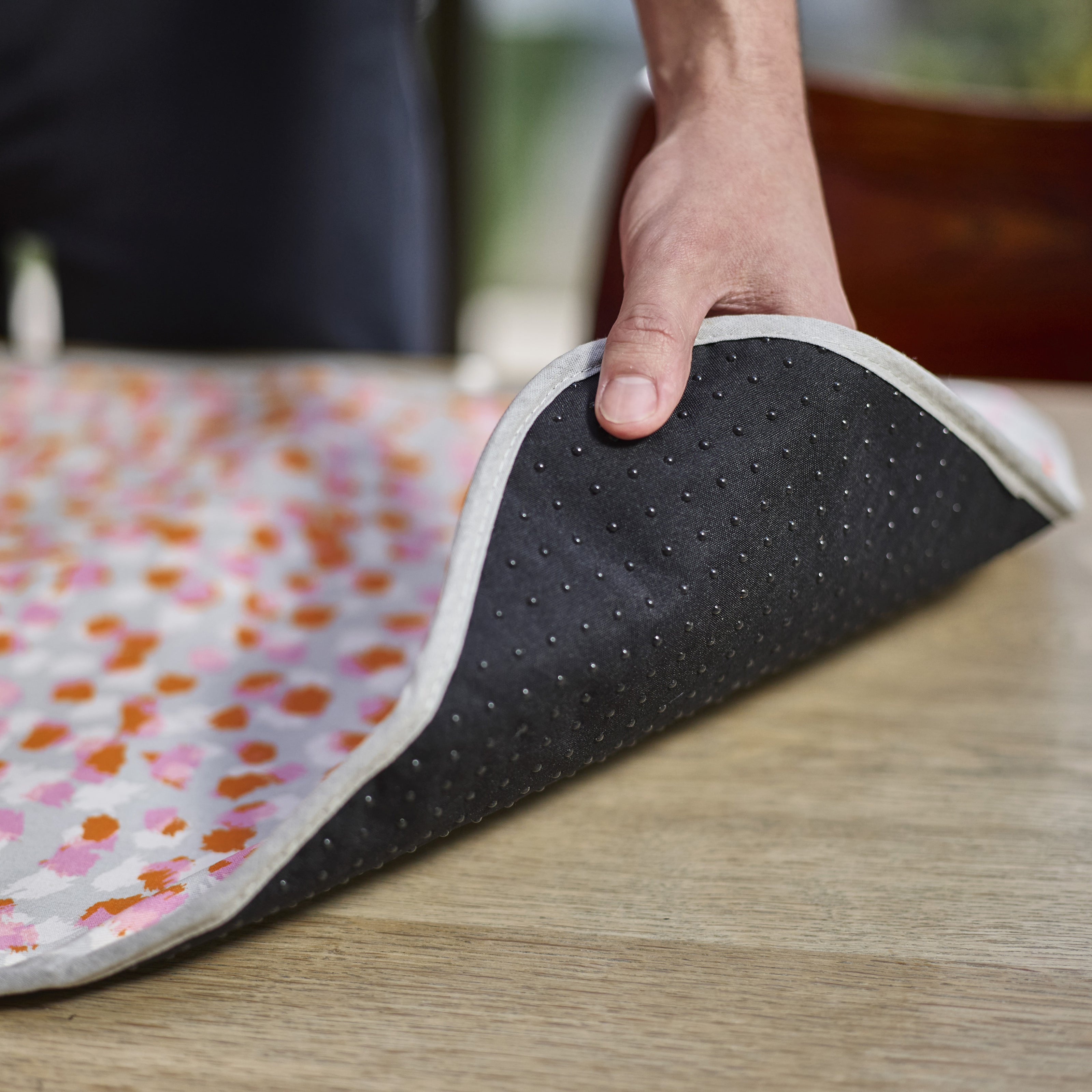 Ironing mat for use on tabletop Swift - Joseph Joseph