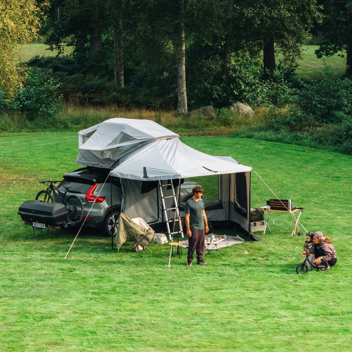 Thule Approach 2 M or L - 2 to 4 person softshell roof tent