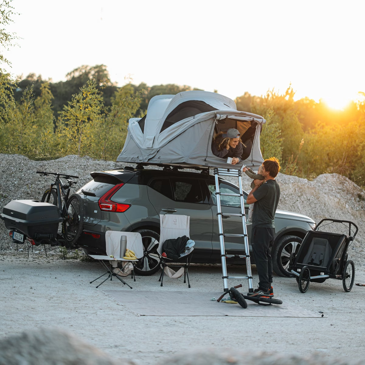 Thule Approach 2 M or L - 2 to 4 person softshell roof tent