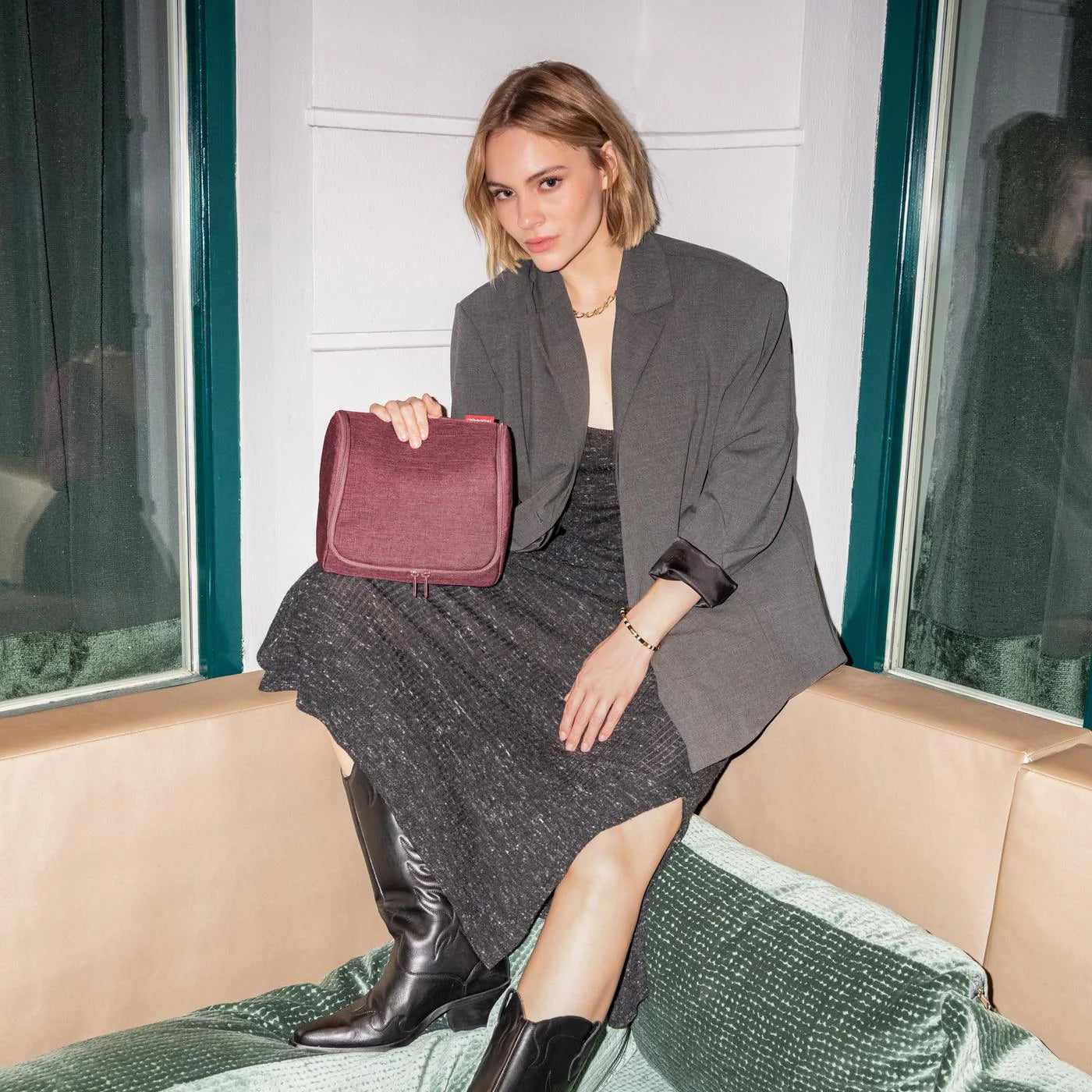 Toiletry bag Toiletbag easy to carry and hang - Reisenthel