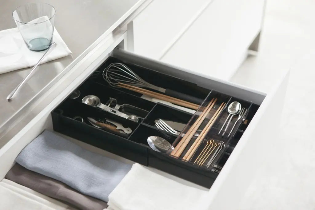 Extendable cutlery drawer organizer Tower - Yamazaki