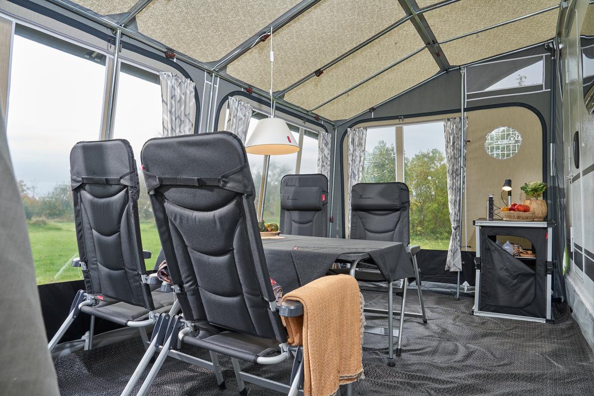 Universal – Isabella