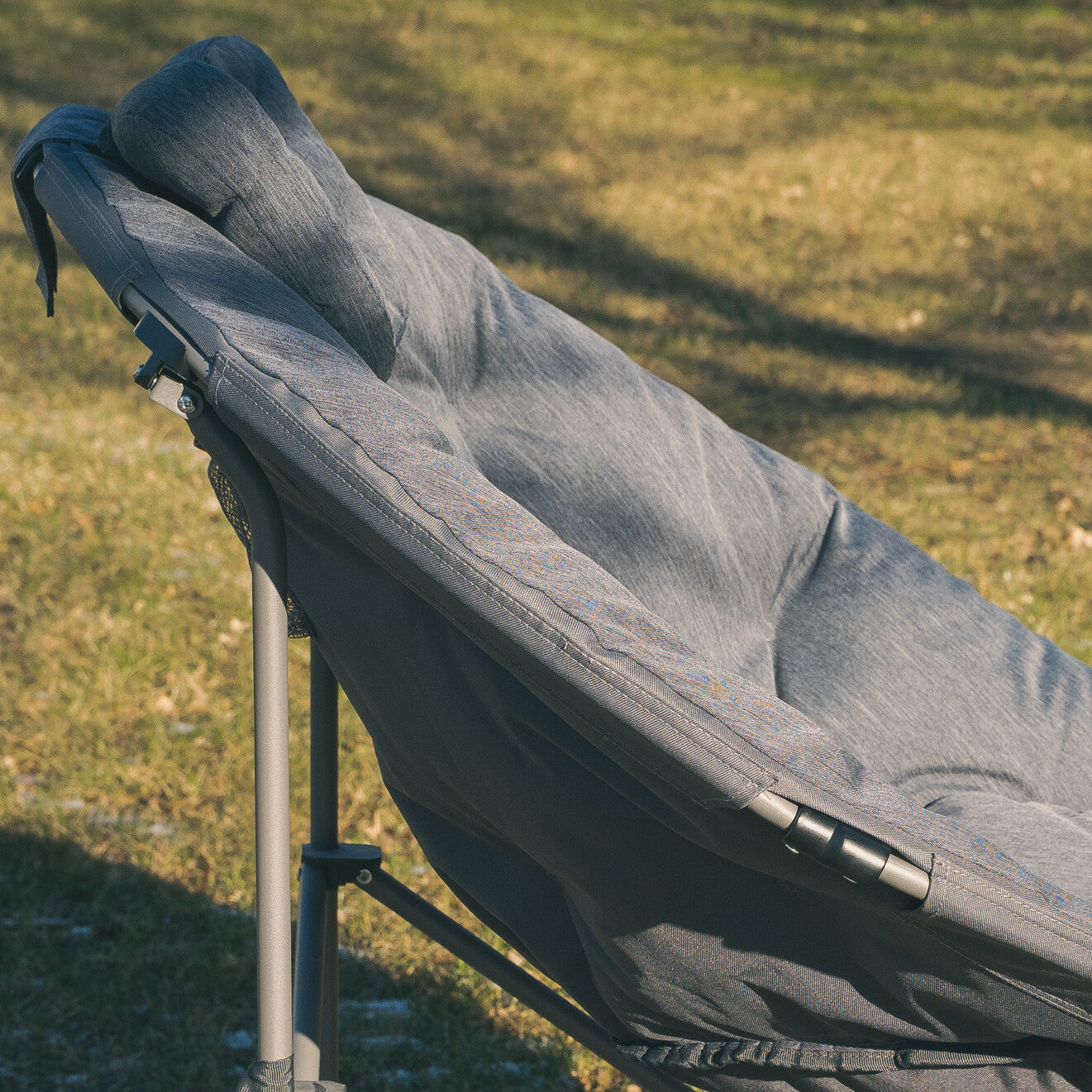 Foldable round low lounge chair Kentucky Lake - Outwell