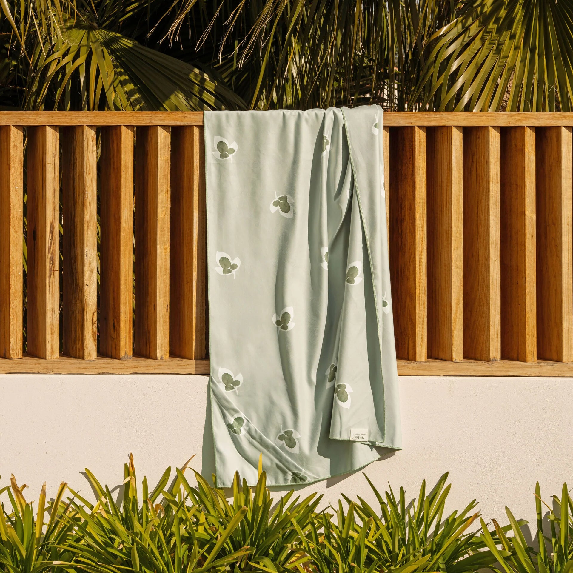 Walra beach towel - lightweight and fast drying - different colors