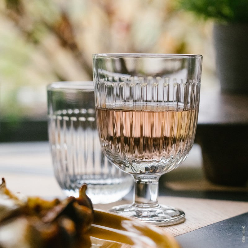 Wijnglas Quessant van La Rochère gevuld met rosé