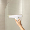 Wisser voor douchewand met zuignap houder bevestiging Squeegee Joseph Joseph maakt douche glas droog